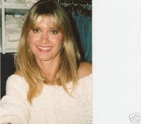 OLIVIA NEWTON JOHN - great smil...