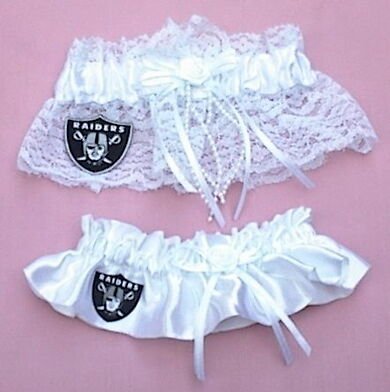   Garter Set   Oakland Raiders Fan Themed   Free additional garter